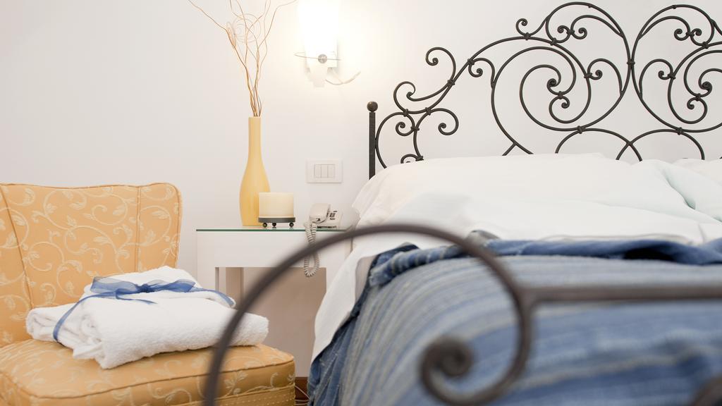 Albergo 'La Vigna' Procida Habitación foto